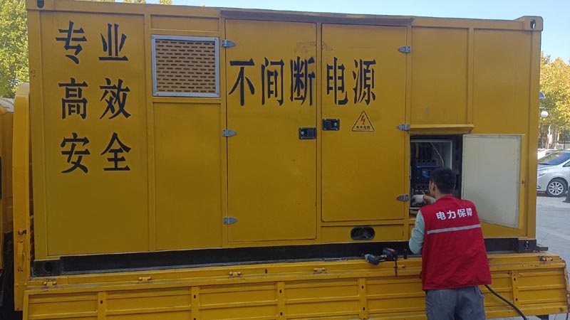 谢家集柴油发电机组和UPS电源配合使用时，如何避免切换过程中的电力中断？
